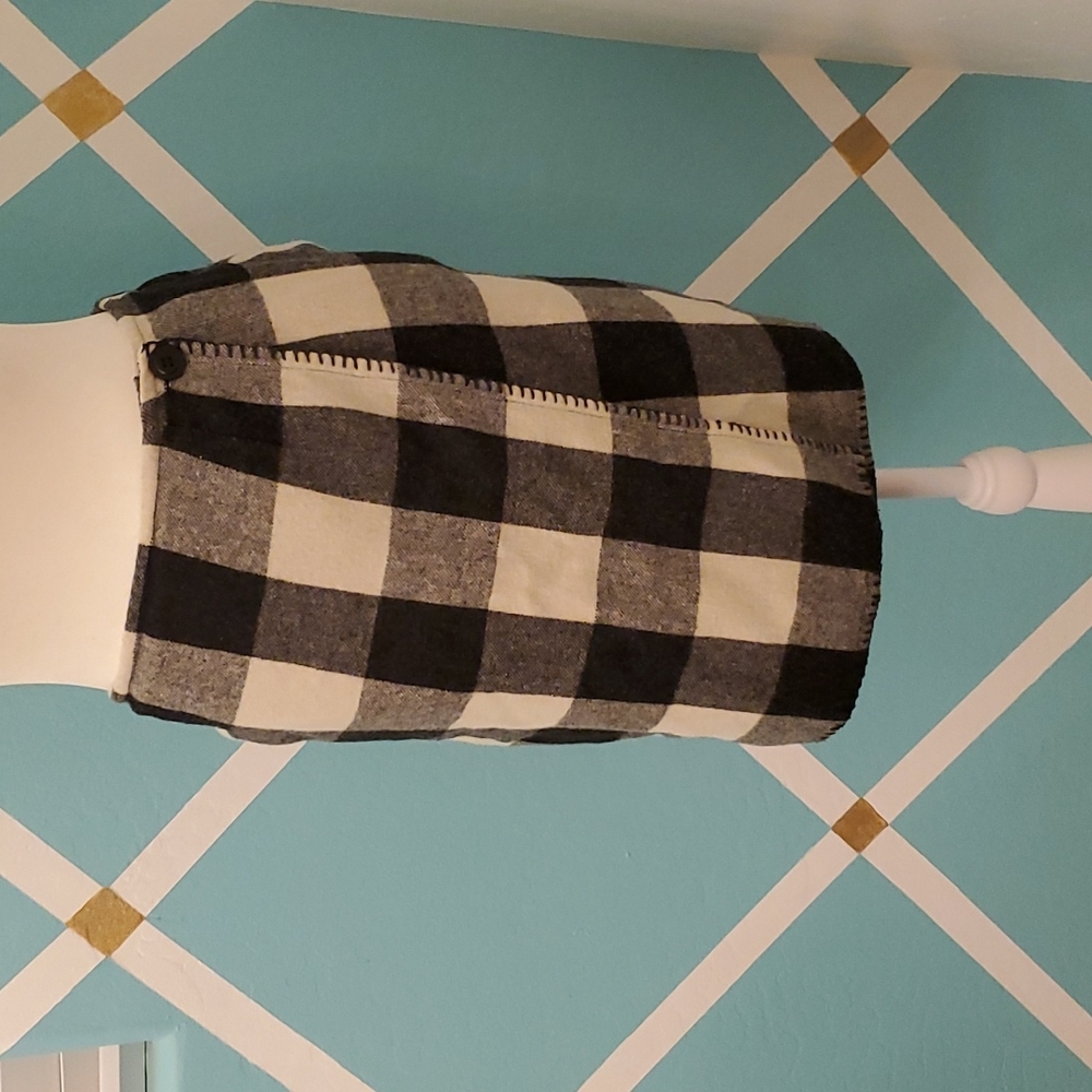 Ann Taylor Plaid Wrap Around Skirt 40%Wool